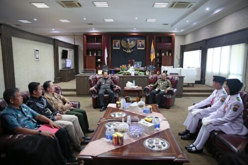 Usai Jalankan Tugas Perayaan Hari Kemerdekaan RI ke-79 di IKN, 2 Paskibraka Lampung Kunjungi Pj. Gubernur Samsudin