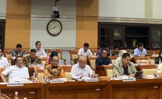 Pj. Gubernur Samsudin Dampingi Menpora pada Rapat Kerja DPR di Sela Tugas Sebagai Pj. Gubernur