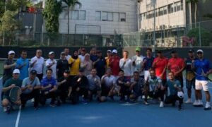 Tingkatkan Silaturahmi dan Sinergitas, Pj. Gubernur Samsudin dan Jajaran Pemprov Olahraga Tenis Bersama Jajaran Kemenpora RI