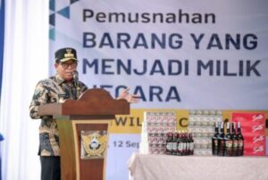 Pj. Gubernur Samsudin Hadiri Pemusnahan Barang Hasil Penindakan Kanwil Bea Cukai Sumbagbar Periode Maret 2023 – Juni 2024