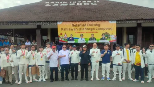 Pj. Gubernur Lampung Sambut Kepulangan Para Atlit dan Berikan Apresiasi Kepada Kontingen Lampung pada PON XXI 2024 Aceh-Sumut