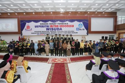 Lepas 673 Wisudawan UMITRA, Pj. Gubernur Lampung Sampaikan 5 Kiat Hadapi Tantangan
