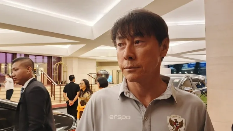 Shin Tae-yong Update Kondisi Maarten Paes & Witan: Bukan Cedera Besar