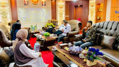 Rektor Universitas Lampung Melepas 6 Mahasiswa FKIP untuk Program SEA Teacher 2024 di Philipina