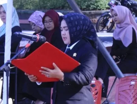 Ketua DPRD Lamsel Erma Yusneli Bacakan Teks Pembukaan UUD 1945
