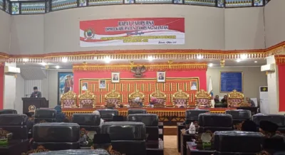 Paripurna DPRD Lamsel Tetapkan Empat Unsur Pimpinan
