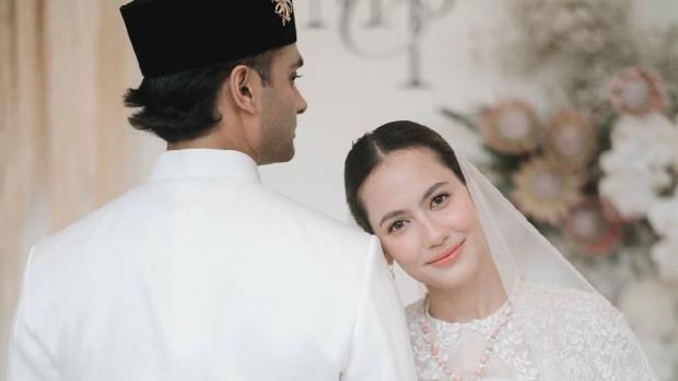Pevita Pearce resmi menikah. Foto: Instagram/@pevpearce