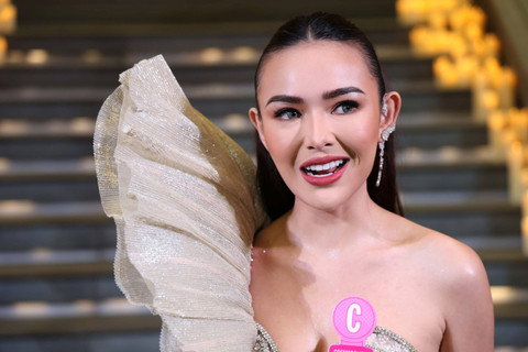 Artis Amanda Manopo saat hadir di launching film series Bila Ibu Esok Tiada di Plaza Indonesia, Jakarta, Rabu, (24/7/2024). Foto: Istimewa