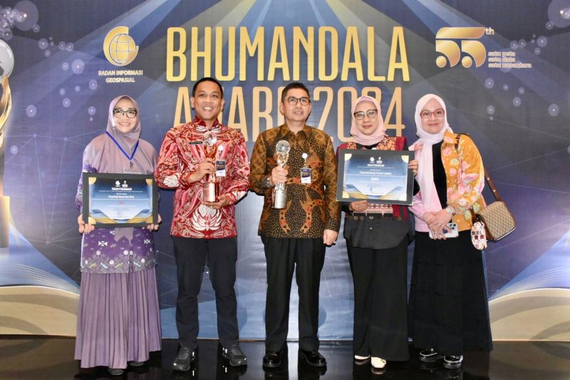 Pjs. Walikota Metro Descatama Terima Penghargaan Bhumandala Ariti