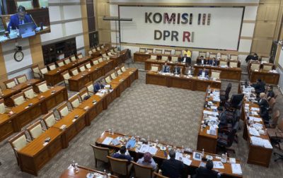 Capim KPK Agus Joko Pramono menjalani fit and proper test di Ruang Rapat Komisi III DPR RI, Senayan, Jakarta, Selasa (19/11/2024). Foto: kumparan