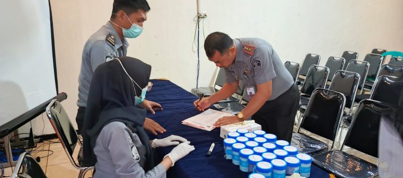 Rutan Kota Agung Gelar Tes Urine bagi Petugas dan Razia Kamar Hunian