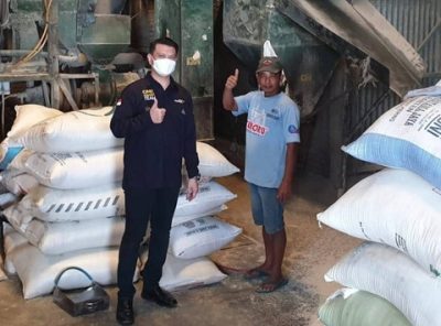Sentra Pengolahan Beras Terpadu (SPBT) di Kabupaten Jembrana, Bali, yang dibina Bank Mandiri dalam program Tanggung Jawab Sosial Lingkungan (TJSL). Foto: Bank Mandiri