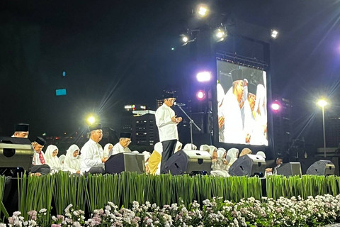 Menteri Agama Nasaruddin Umar pimpin Muhasabah dan Doa Bersama Akhir Tahun 2024 di Monas, Jakarta, Senin (30/12/2024). Foto: Ist
