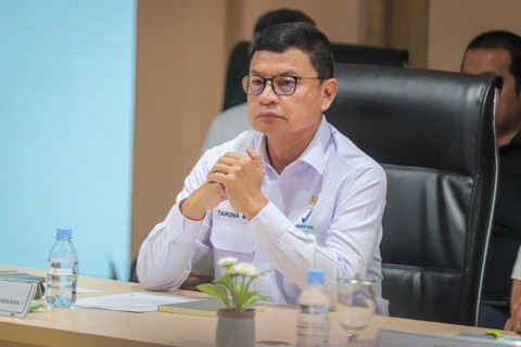 Kepala BPOM Taruna Ikrar memberikan keterangan pers terkait Anggur Shine Muscat di Gedung Pangan Nasional, Jakarta, Senin (4/11/2024). Foto: Ist