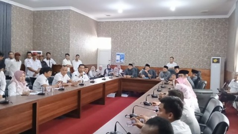 DPRD Lamsel Akan Perjuangkan Nasib Guru Honorer K2