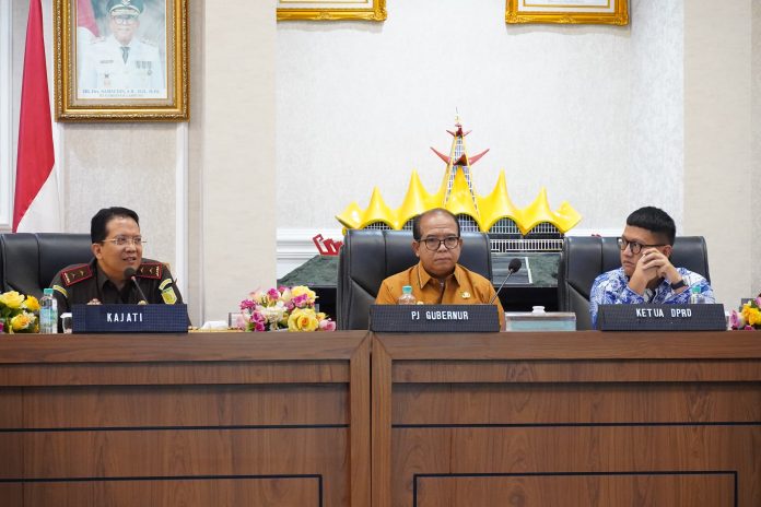 Pj. Gubernur Lampung Gelar Rakor Pengawasan dan Ketahanan Pangan Tahun 2025