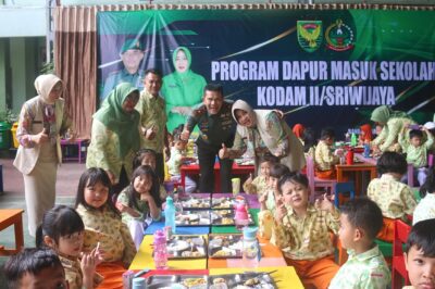 Korem 043/Gatam Lanjutkan Program Kodam II/Swj: "Dapur Masuk Sekolah"