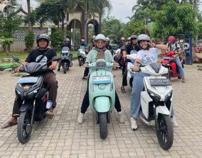 Manager Unit Layanan Pelanggan (ULP) Kota Metro Puji Rahayu Taurusita, turut mengikuti kegiatan Mini Riding di seputar Kota Metro