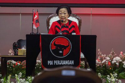 Ketua Umum PDIP Megawati Soekarnoputri memberikan sambutan dalam acara HUT PDIP ke-52 di Sekolah Partai PDIP, Jakarta, Jumat (10/1/2025). Foto: Kumparan