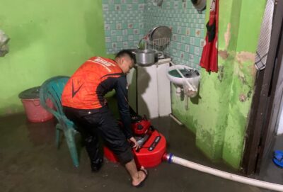 Pemkot Bandar Lampung Bantu Warga Bersihkan Lumpur Sisa Banjir