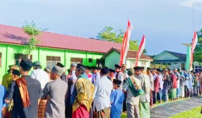 Foto: dok anggota DPRD Lamsel, Dwi Riyanto saat menyampaikan khutbah idul Fitri 1446 H/2024 M
