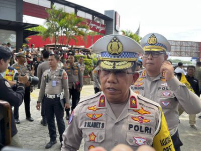 Dirgakum Korlantas Polri Brigjen. Pol. Raden Slamet Santoso menjawab pertanyaan awak media saat diwawancarai di Rest Area KM 57 Tol Jakarta-Cikampek, Jumat (26/12/2024). Foto: Kumparan