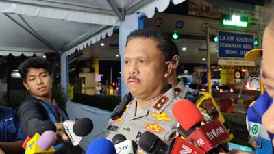 Kakorlantas Polri Irjen Agus Suryonugroho di GT Banyumanik, Jawa Tengah, Jumat (4/4) malam. Foto: Kumparan