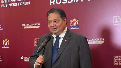 Menko Bidang Perekonomian Airlangga Hartarto dalam acara Forum Bisnis Kadin Indonesia-Rusia di Hotel Raffles Jakarta, Senin (14/4/2025). Foto: Kumparan