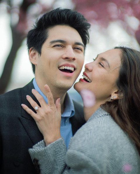 Luna Maya dilamar Maxime Bouttier di Jepang. Foto: Instagram/ @lunamaya