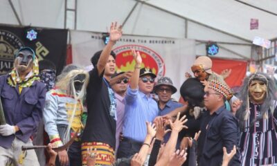 Bupati Lambar Parosil Mabsus Hipnotis Ratusan Sekura Dengan Lagu Layau