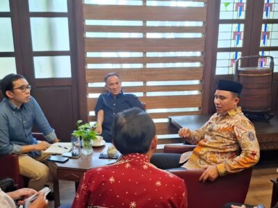 Komitmen Peningkatan Pembangunan dan Kemajuan di Suoh dan BNS, Parosil Temui Komisaris PLN di Jakarta