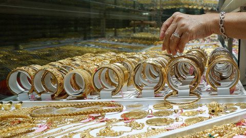 Ilustrasi Emas Antam. Foto: Shutterstock