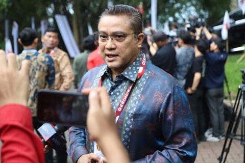 Politisi Demokrat Dede Yusuf saat diwawancarai wartawan di Padepokan Garuda Yaksa, Hambalang, Bogor, Jumat (14/2/2025). Foto: kumparan