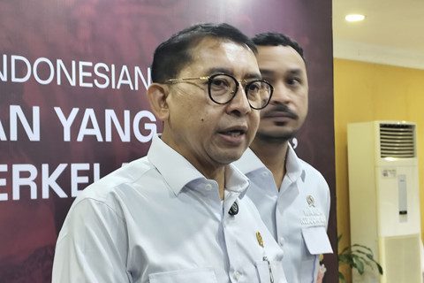 Menteri Kebudayaan Fadli Zon (kiri) dan Wakil Menteri Kebudayaan Giring Ganesha (kanan) usai menghadiri pembukaan Dana Indonesia di Gedung A Kemendikbudristek, Jakarta Pusat, Senin (5/5/2025). Foto: kumparan