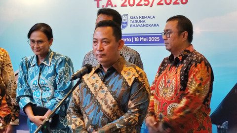 Kapolri, Jenderal Listyo Sigit Prabowo, dalam kegiatan silaturahmi siswa terpilih SMA Kemala Taruna Bhayangkara di STIK Polri pada Minggu (18/5/2025). Foto: Kumparan