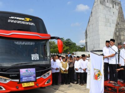 Bupati Novriwan Lepas 146 CJH Kloter 48 Tubaba