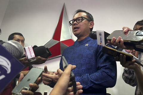 Wamendagri Bima Arya di DPP Demokrat, Jakarta Pusat, Senin (19/5/2025). Foto: Kumparan