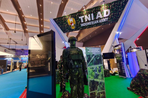 Stan TNI AD selama pameran Indo Defence Expo & Forum 2025 di JIExpo Kemayoran, Jakarta Pusat, Rabu (11/6/2025). Foto: kumparan