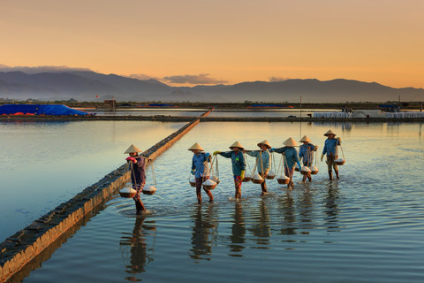 BRI berhasil menyalurkan KUR Rp 69,8 triliun ke 8,29 juta debitur UMKM hingga Mei 2025 untuk memperluas akses pembiayaan produktif dalam mendorong ekonomi nasional. Foto: Dok. BRI