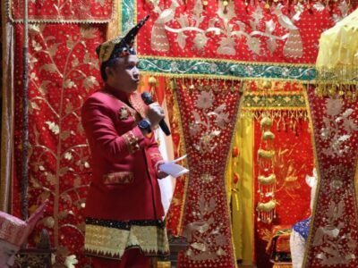 Bupati Lampung Barat, Parosil Mabsus.