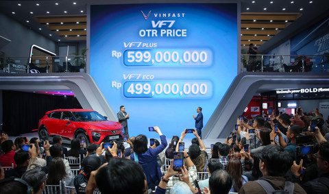 Peluncuran VinFast VF 7 di GIIAS 2025. Foto: VinFast