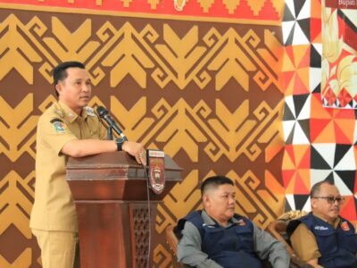 Bupati Lampung Barat Parosil Mabsus