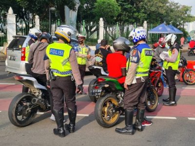 Razia knalpot bising sepeda motor. Foto: Twitter/@TMCPoldaMetro