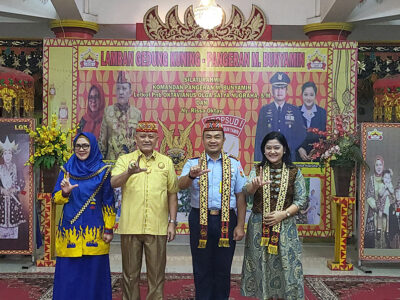 Kika: dr. Hj. Aida Sofina, Irjen Pol (Purn) Drs. H. Ike Edwin, S.H., M.H., M.M., Letkol Pnb Oktavianus Olga Satya Nugraha, S.M., dan Ny. Rissa Oktav. Foto: dok Lampung7.com