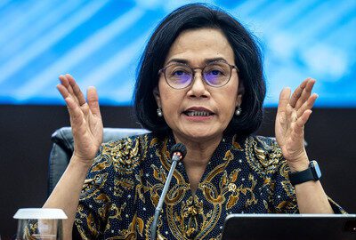 Menteri Keuangan Sri Mulyani memberikan pemaparan pada konferensi pers APBN KiTa di Kantor Kementerian Keuangan, Jakarta, Jumat (23/5/2025). Foto: ANTARA