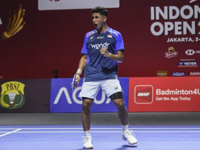 Pebulu tangkis tunggal putra Indonesia Alwi Farhan setelah berhasil memperoleh poin saat melawan tunggal putra India Prannoy HS pada babak 32 besar Kapal Api Indonesia Open 2025 di Istora Senayan, Gelora Bung Karno, Jakarta, Selasa (3/6/2025). Foto: ANTARA FOTO
