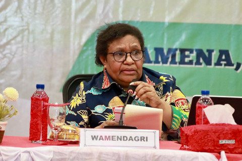 Wamendagri Ribka Haluk menghadiri Rapat Koordinasi Rencana Pembangunan 2.200 Unit Rumah yang berlangsung di Hotel Baliem Pilamo, Wamena, Kabupaten Jayawijaya, Papua Pegunungan, Rabu (13/8/2025). Foto: Kemendagri RI