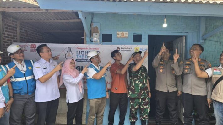Hari Pelanggan Nasional, PLN Hadirkan Sambungan Listrik Gratis untuk 600 Keluarga Prasejahtera di Lampung