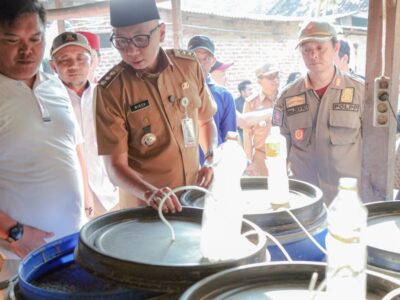 Dialog dengan Petani di Lampung Timur, Tinjau Penggilingan Padi dan Produksi Pupuk Organik