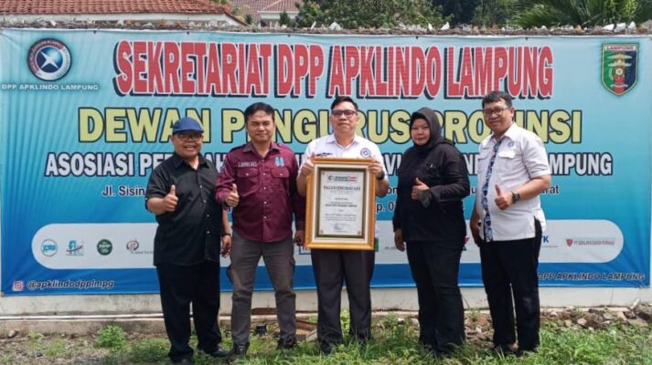 Ketua DPP APKLINDO Lampung Terima Penghargaan Spesial HUT ke-11 Lampung7.com Sebagai “Sahabat Media”